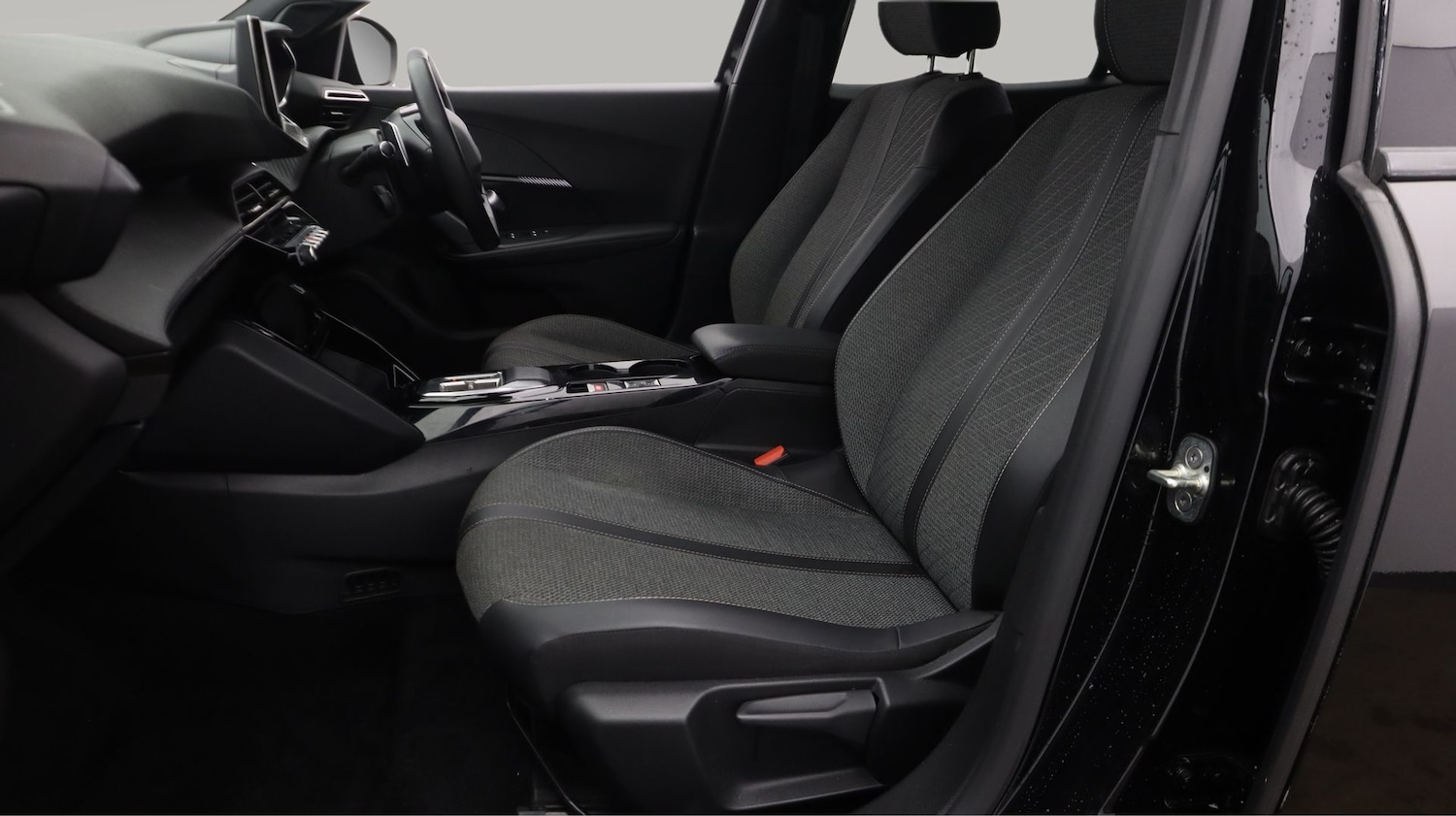 Used Peugeot 2008 2024 for sale - 77802598: Photo 14