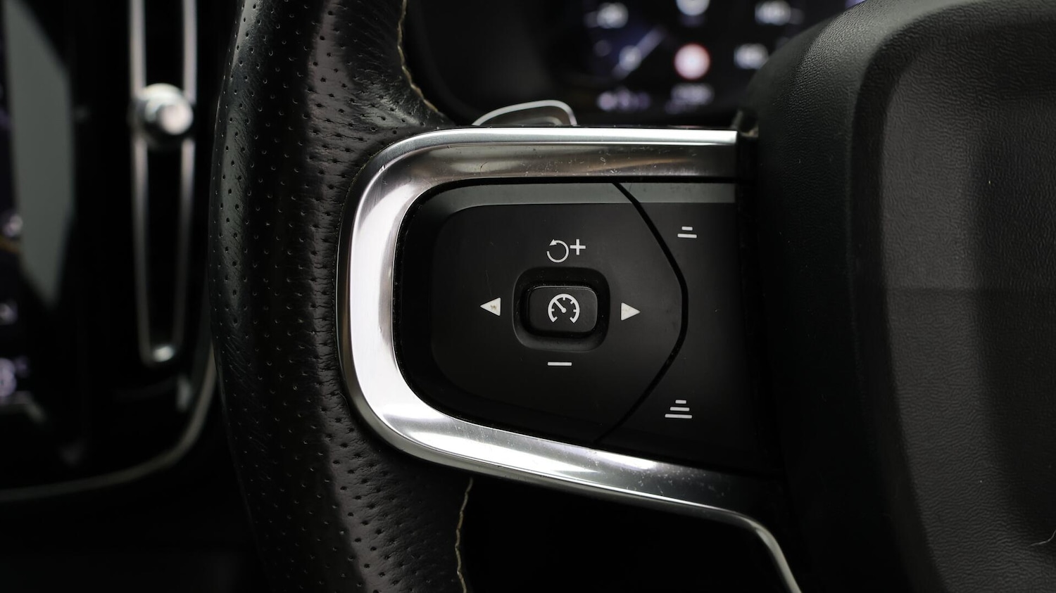 Used Volvo XC40 2019 for sale - 76108846: Photo 24