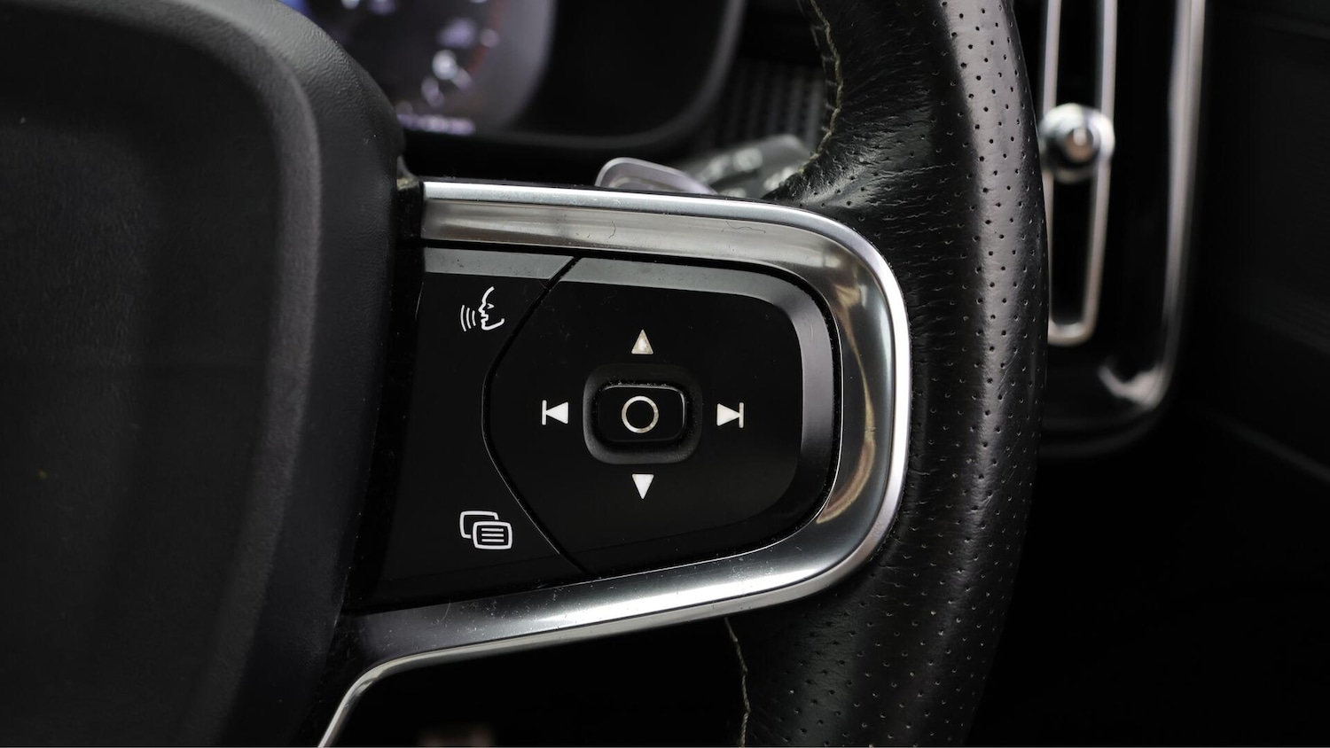 Used Volvo XC40 2019 for sale - 76108846: Photo 25
