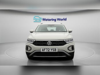 Used Volkswagen T-Roc 2022 for sale - 76550220: Photo