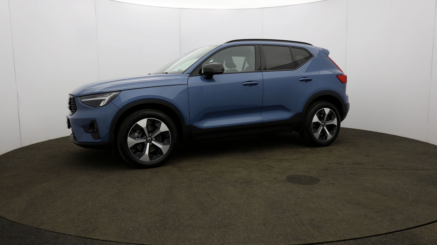 Used Volvo XC40 2023 for sale - 76811641: Photo 32