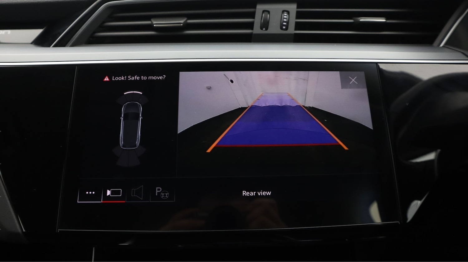 Used Audi e-tron 2022 for sale - 77223399: Photo 25