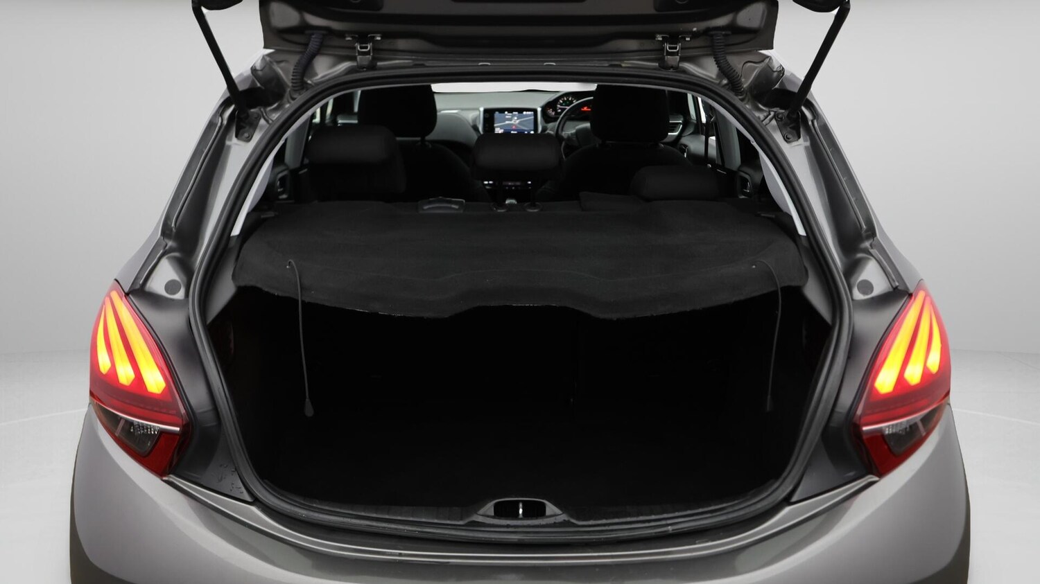 Used Peugeot 208 2019 for sale - 76388909: Photo 18