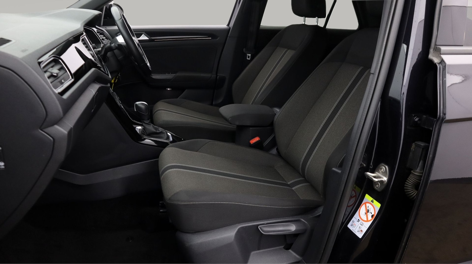 Used Volkswagen T-Roc 2021 for sale - 77536347: Photo 14