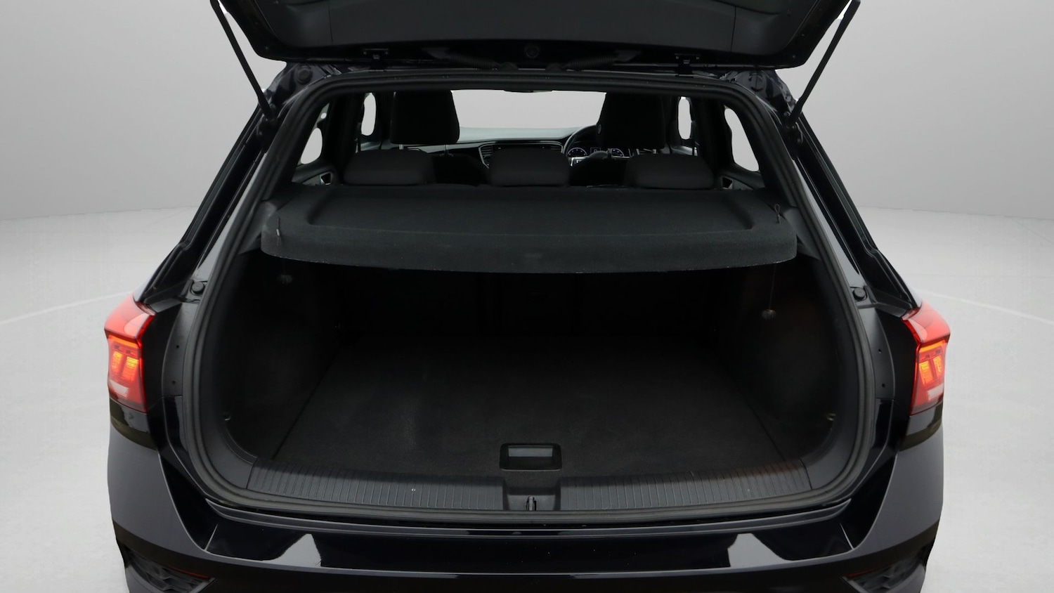 Used Volkswagen T-Roc 2021 for sale - 77536347: Photo 17