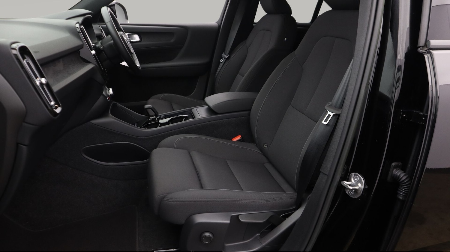 Used Volvo XC40 2023 for sale - 77679845: Photo 14