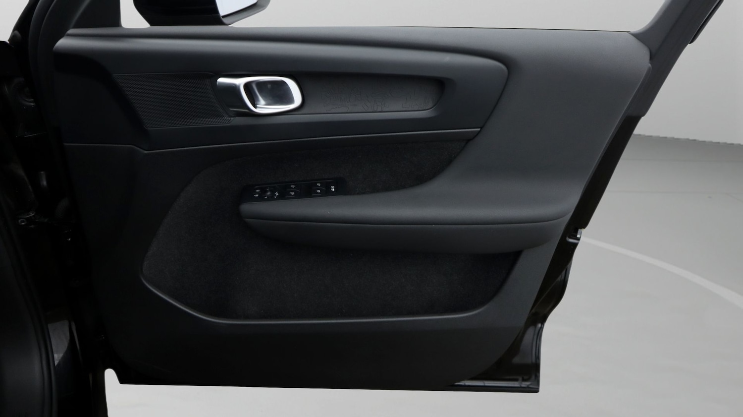 Used Volvo XC40 2023 for sale - 77679845: Photo 15