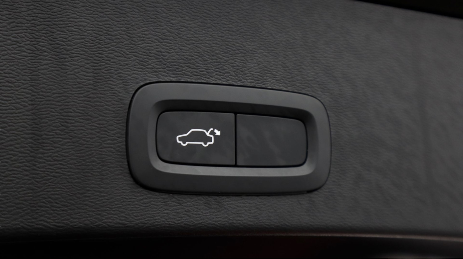 Used Volvo XC40 2023 for sale - 77679845: Photo 21