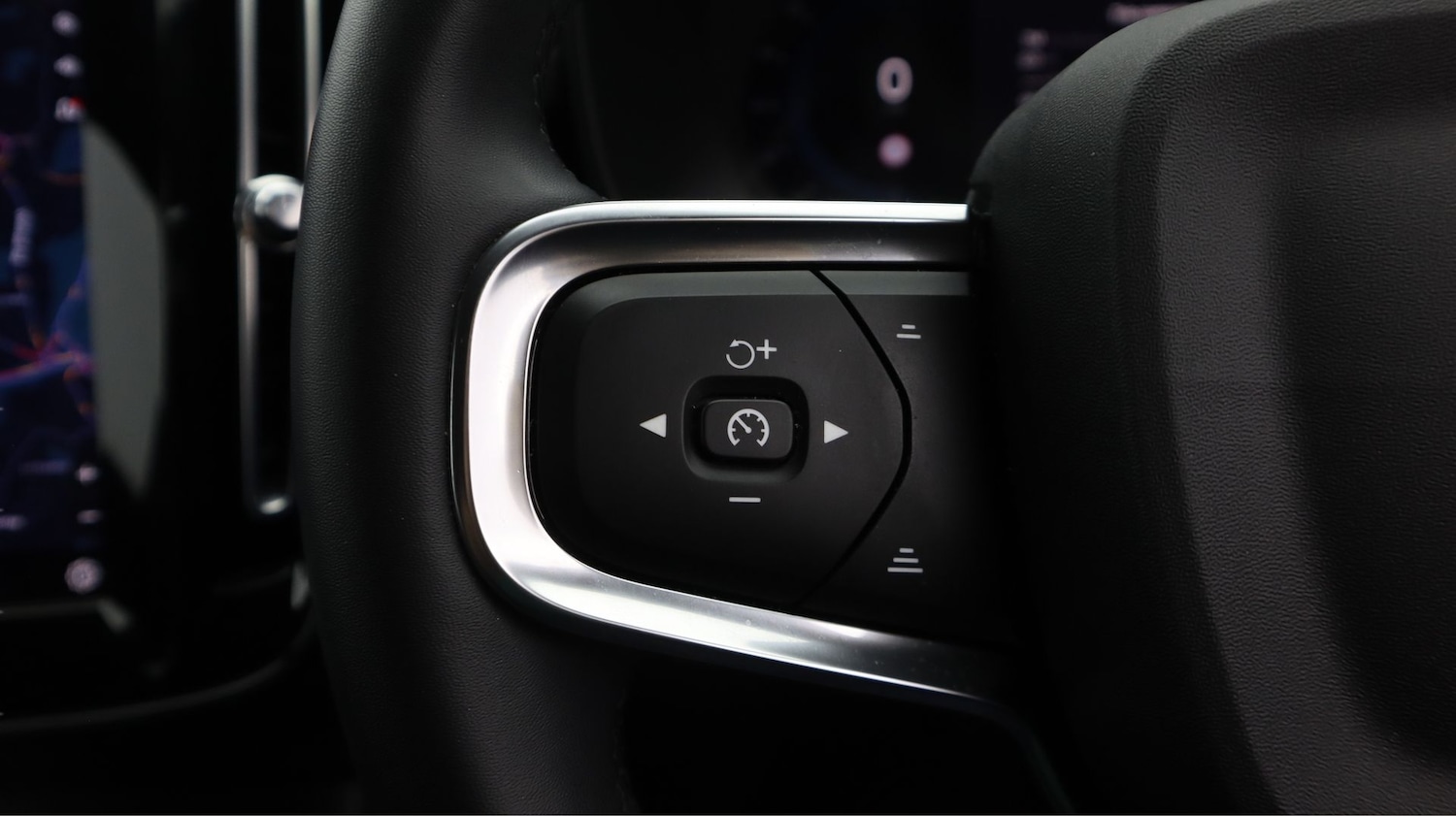 Used Volvo XC40 2023 for sale - 77679845: Photo 22