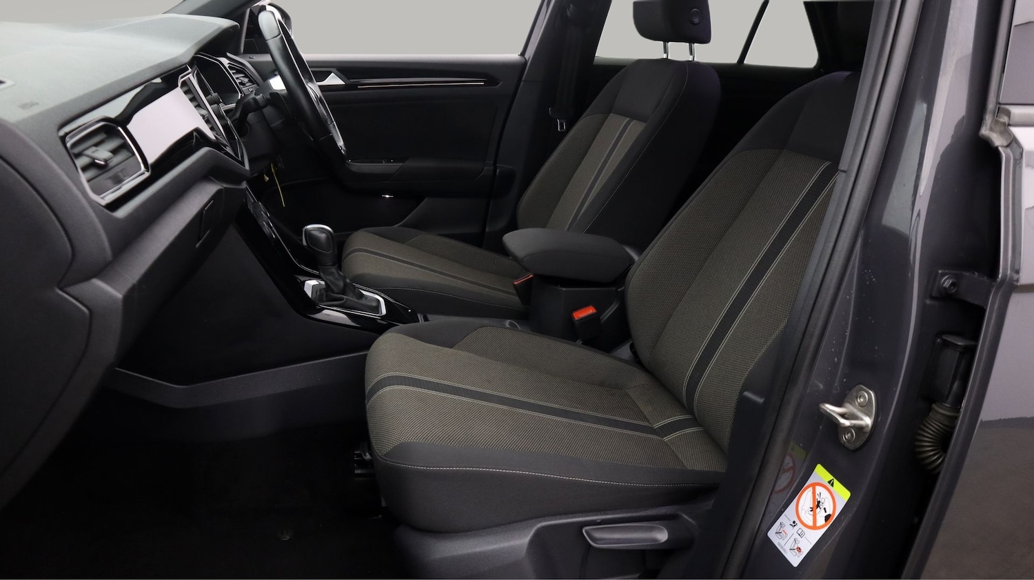 Used Volkswagen T-Roc 2021 for sale - 77365493: Photo 14