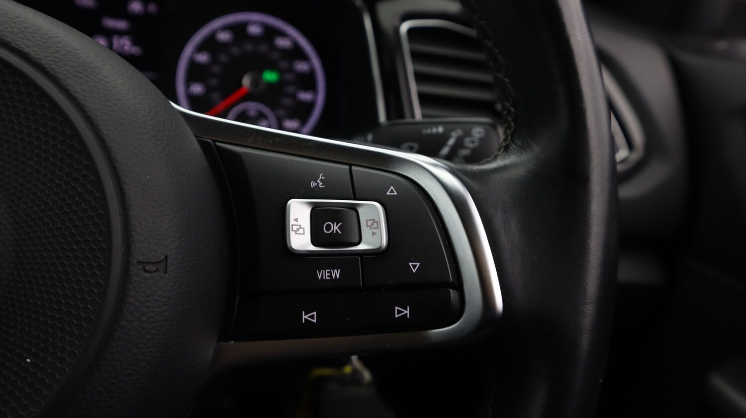 Used Volkswagen T-Roc 2021 for sale - 77365493: Photo 24