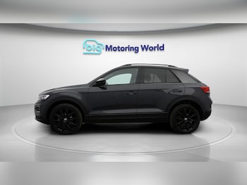 Used Volkswagen T-Roc 2021 for sale - 77365493: Photo