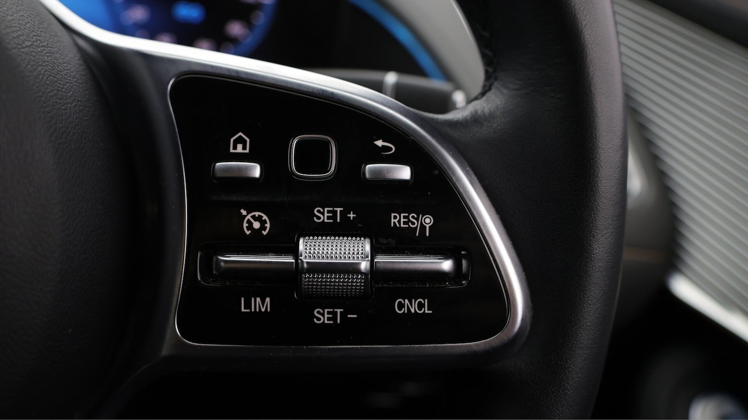 Used Mercedes-Benz EQC 2022 for sale - 76122095: Photo 25