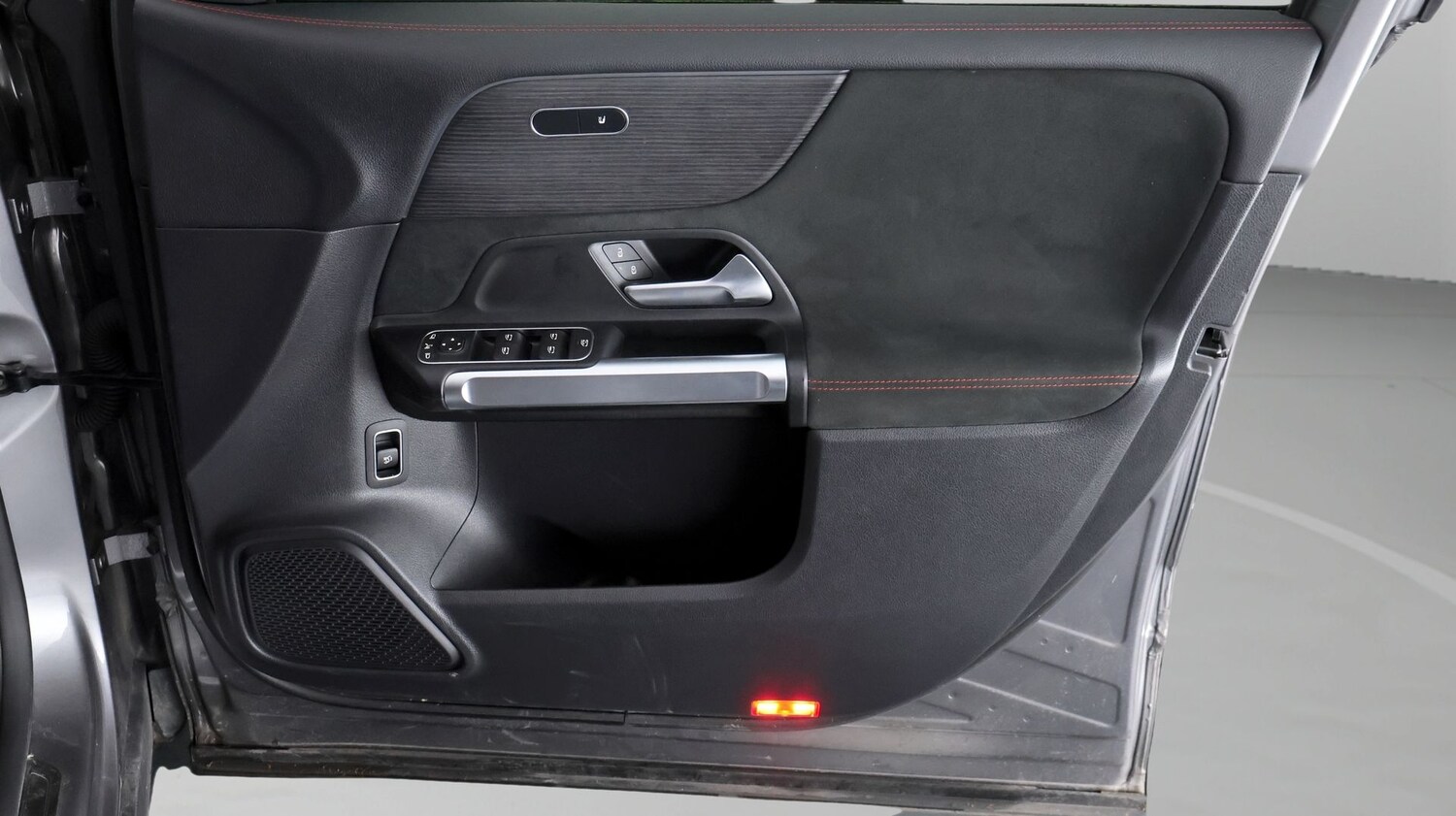 Used Mercedes-Benz EQB 2023 for sale - 77675819: Photo 15