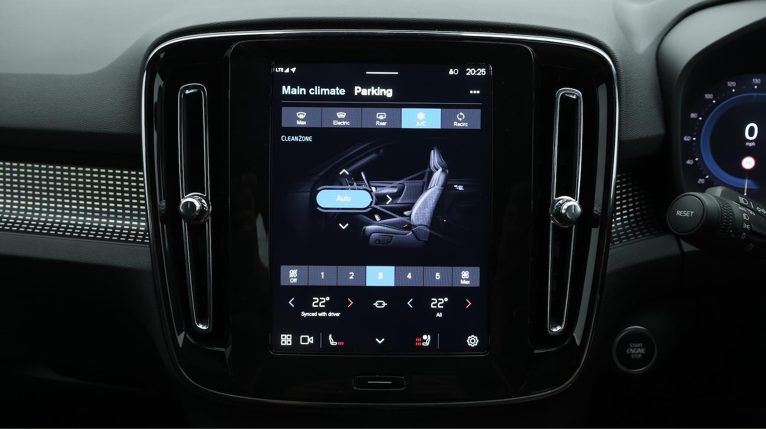 Used Volvo XC40 2024 for sale - 76336474: Photo 13
