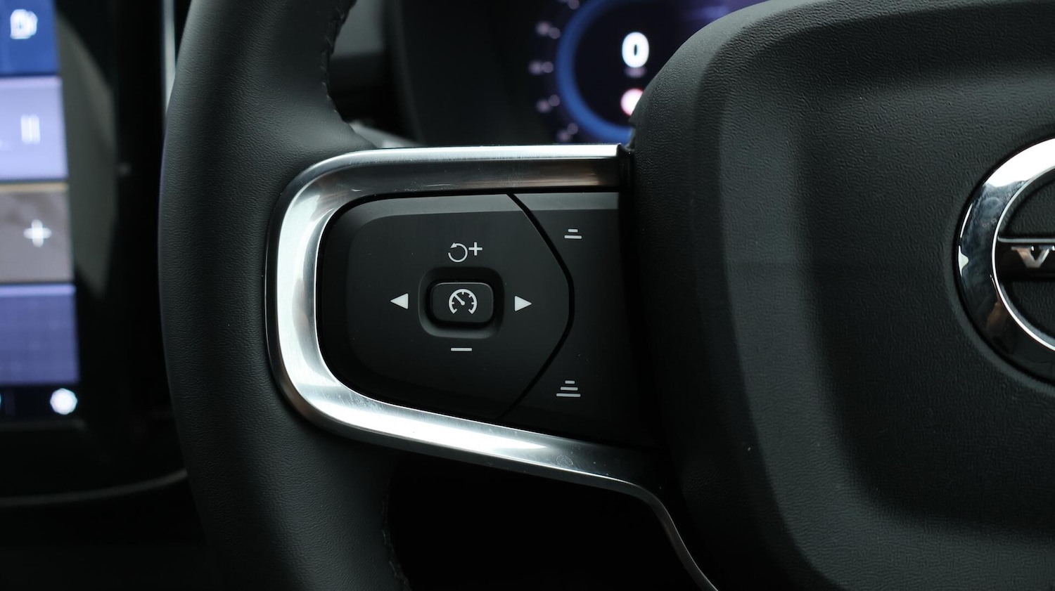 Used Volvo XC40 2024 for sale - 76336474: Photo 24