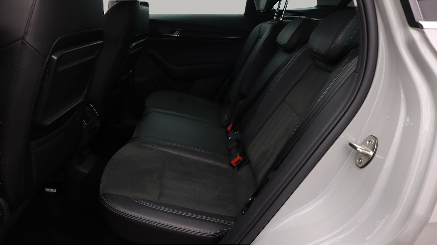 Used Skoda Karoq 2021 for sale - 77804390: Photo 16