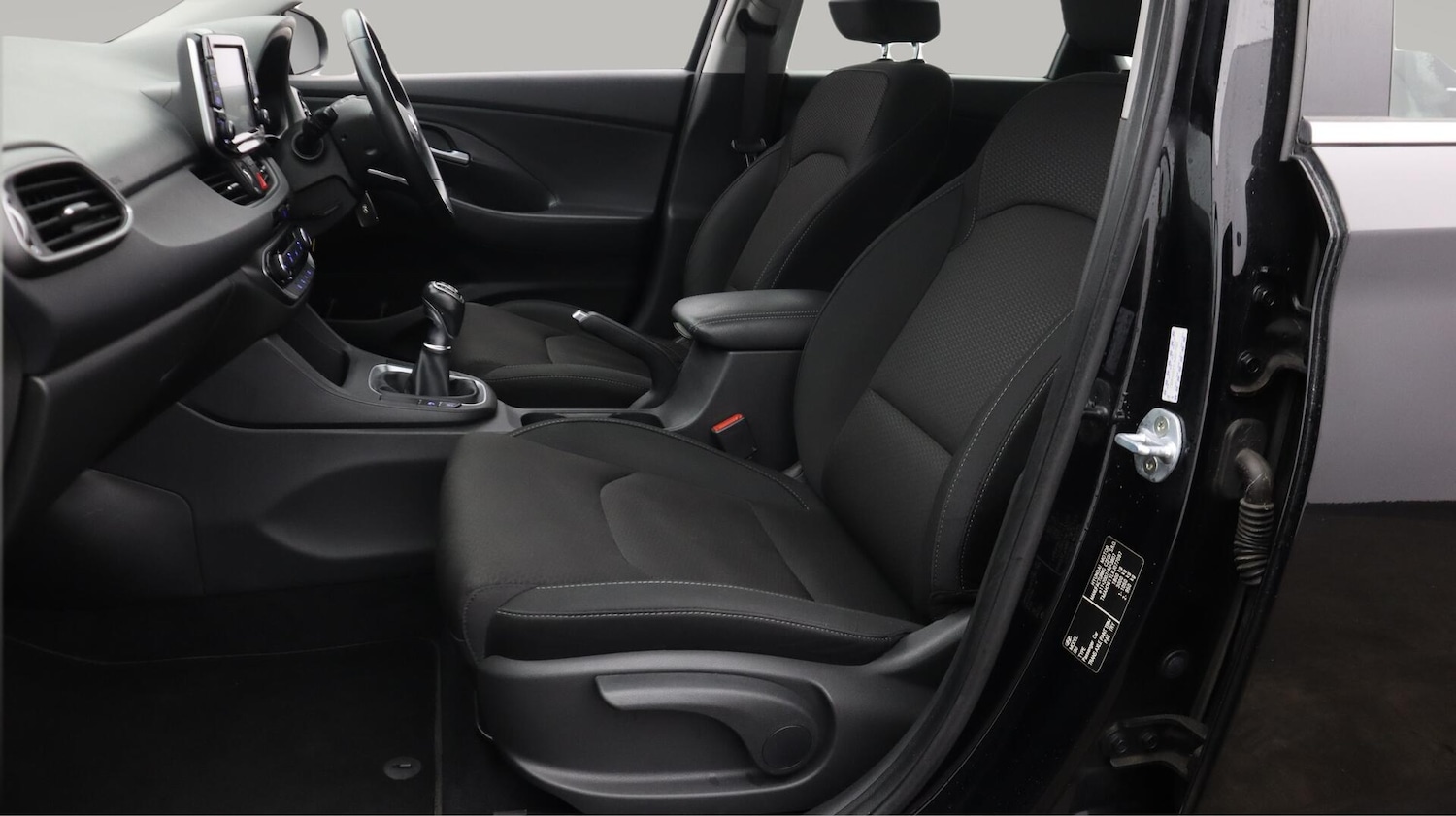 Used Hyundai i30 2019 for sale - 76759759: Photo 15