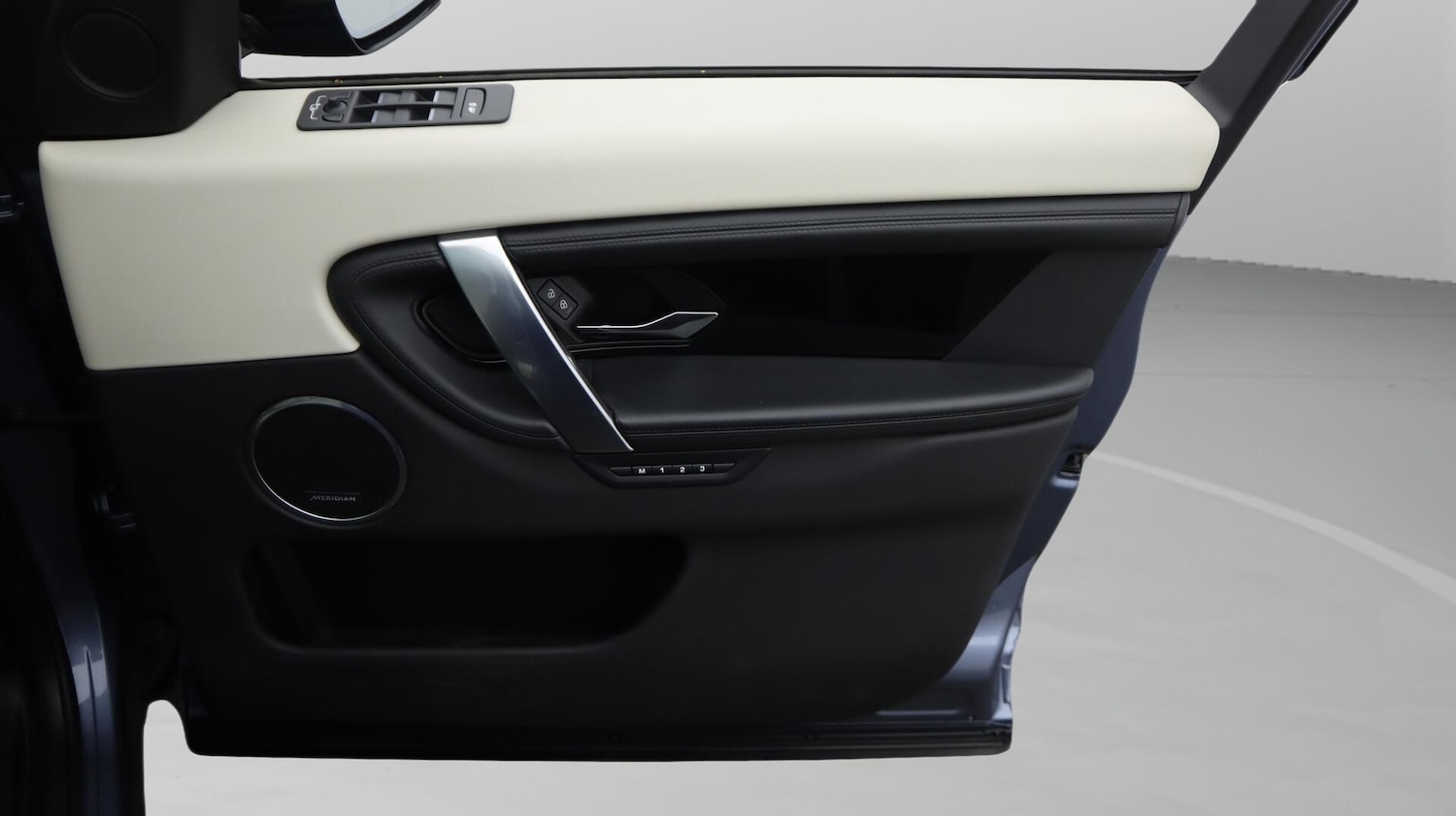 Used Land Rover Discovery Sport for sale - 76727236: Photo 16