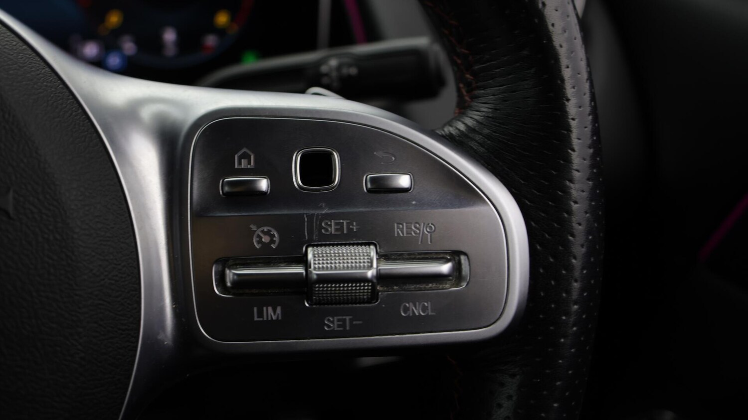 Used Mercedes-Benz GLB 2020 for sale - 76431847: Photo 27