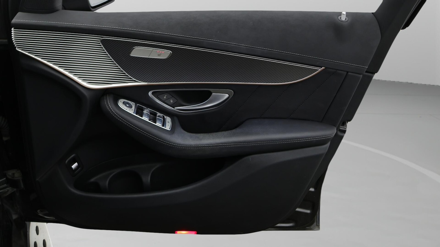 Used Mercedes-Benz EQC 2022 for sale - 76433329: Photo 16