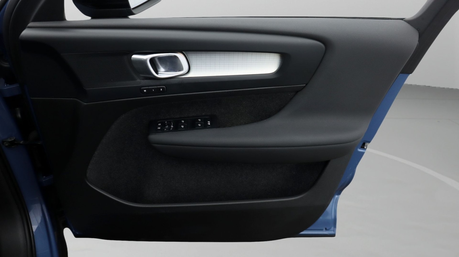 Used Volvo XC40 2023 for sale - 77225642: Photo 15