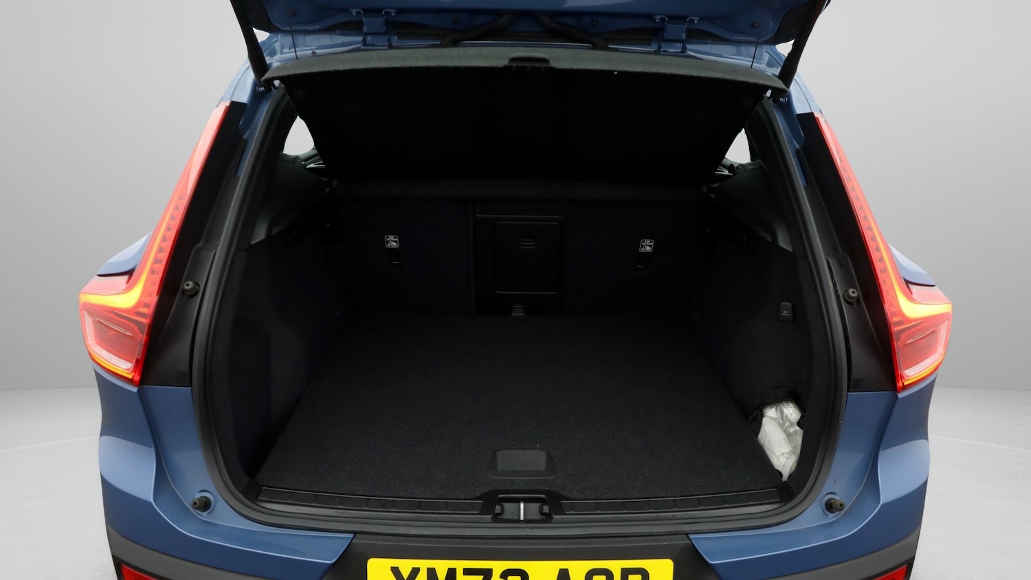 Used Volvo XC40 2023 for sale - 77225642: Photo 17