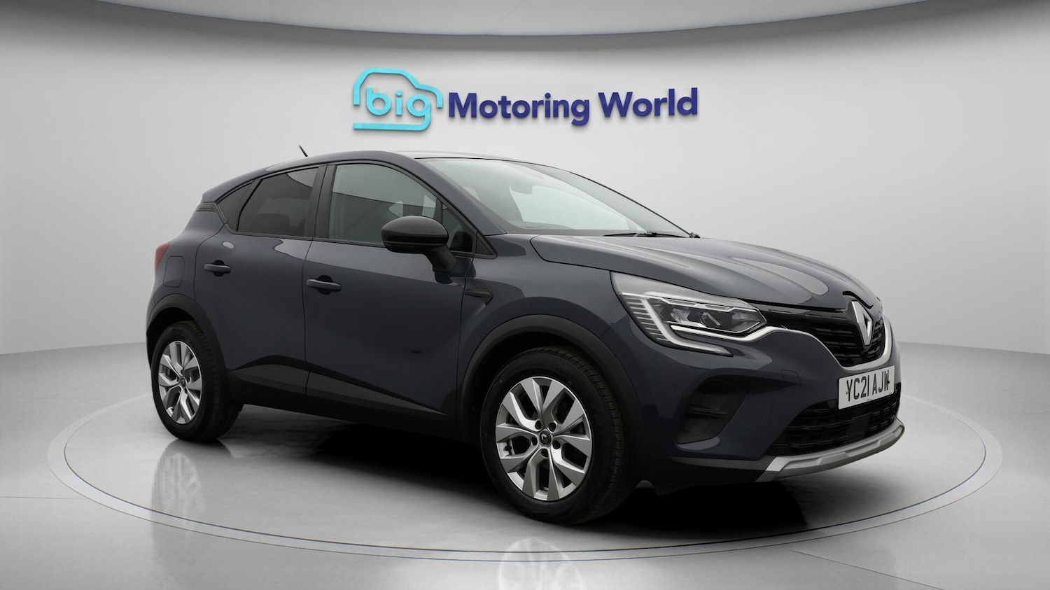 Used Renault Captur 2021 for sale - 76613069: Photo 2