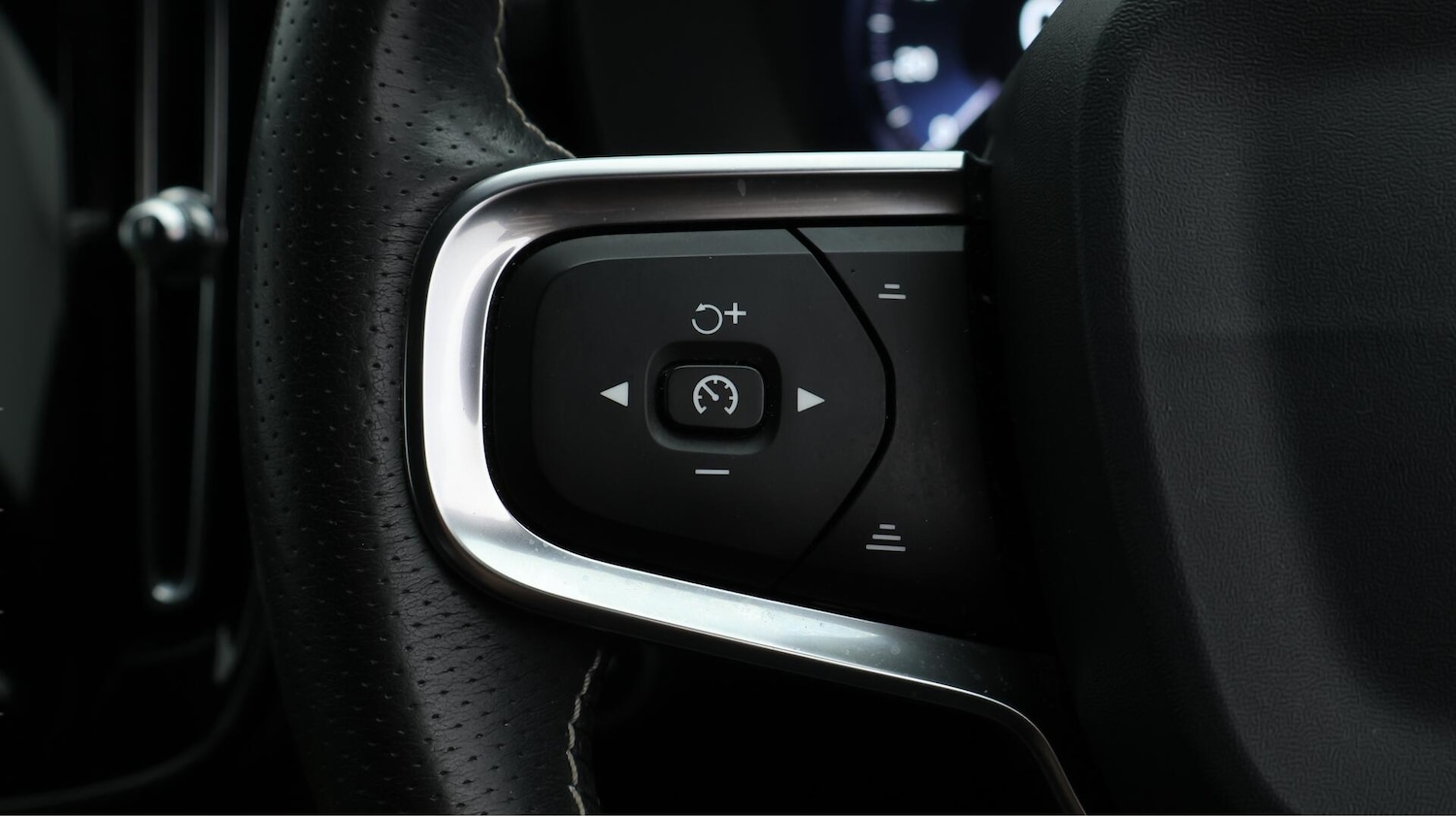 Used Volvo XC40 2019 for sale - 76398105: Photo 24