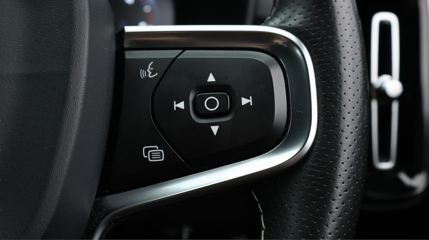 Used Volvo XC40 2019 for sale - 76398105: Photo 25