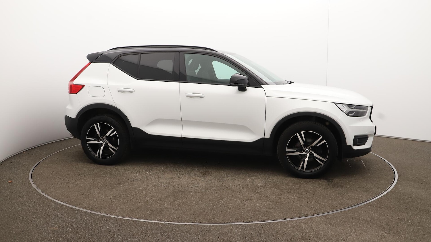 Used Volvo XC40 2019 for sale - 76398105: Photo 47