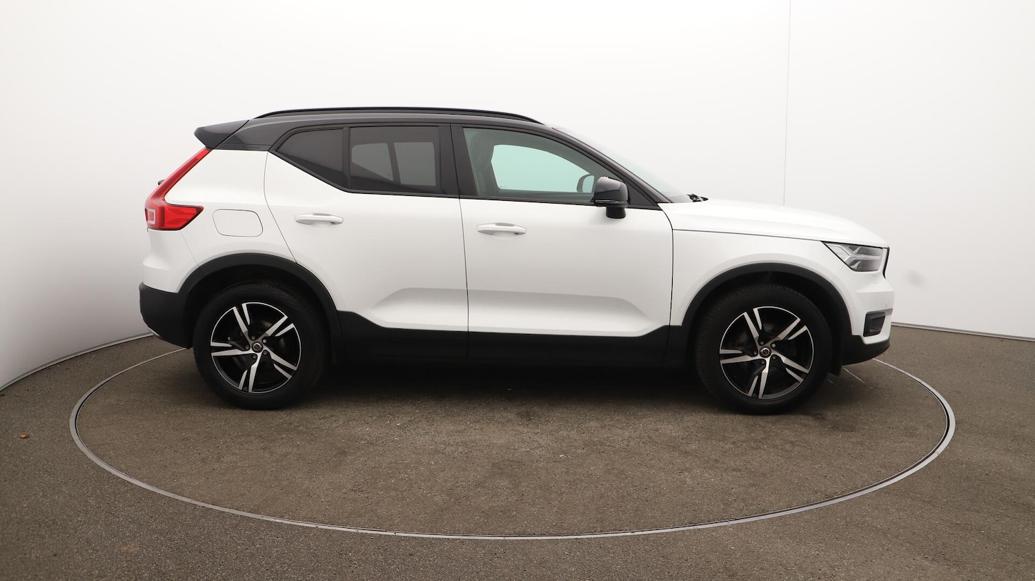 Used Volvo XC40 2019 for sale - 76398105: Photo 48