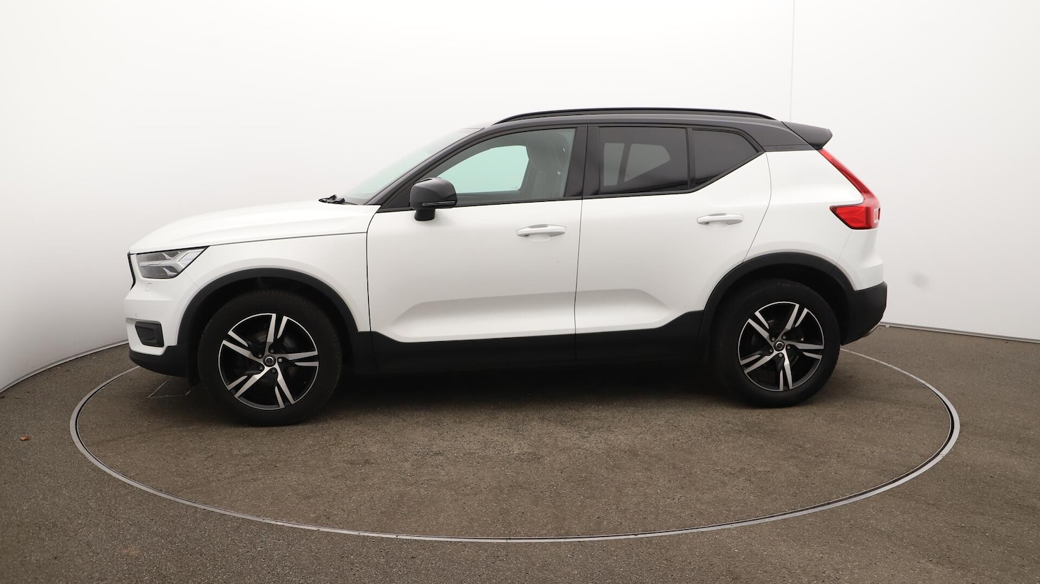 Used Volvo XC40 2019 for sale - 76398105: Photo 64