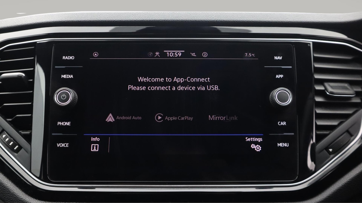 Used Volkswagen T-Roc 2021 for sale - 76743246: Photo 25