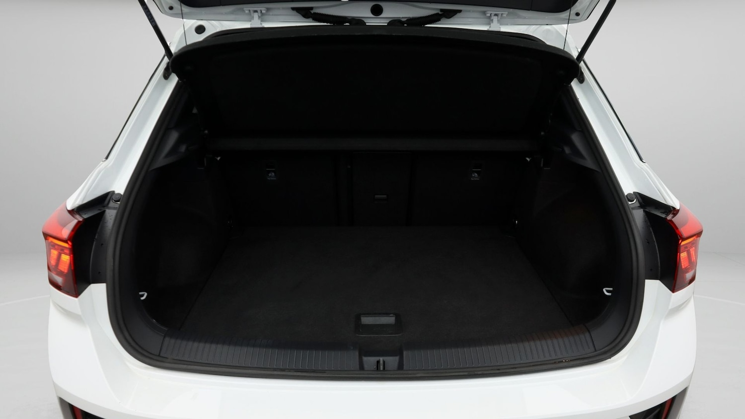 Used Volkswagen T-Roc 2024 for sale - 78199064: Photo 17