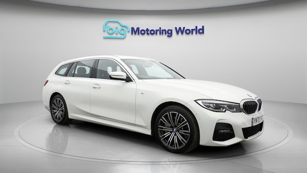 Used BMW 3 Series 2021 for sale - 76179432: Photo 2