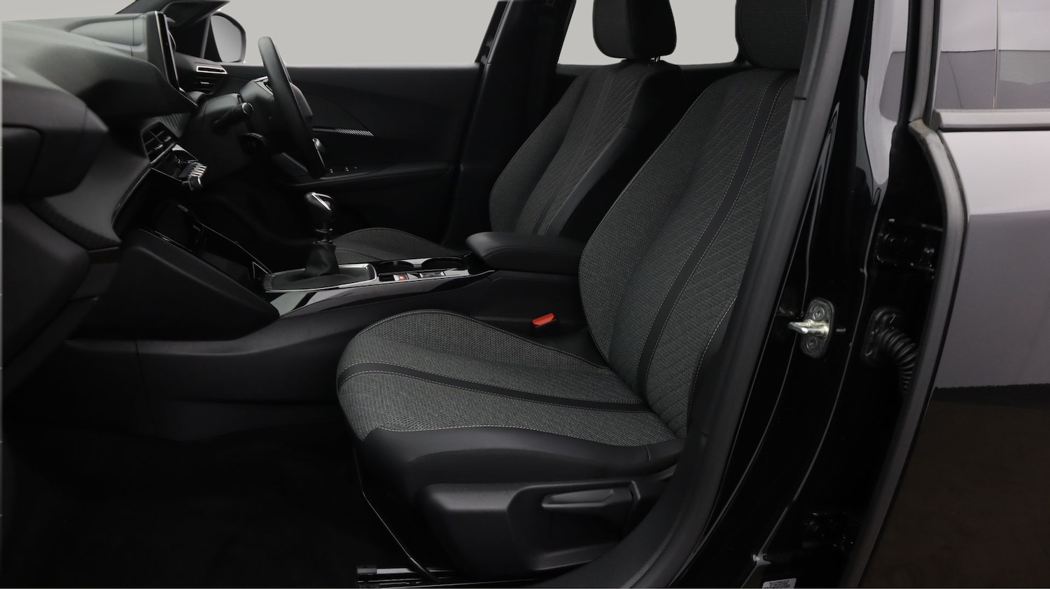 Used Peugeot 2008 2023 for sale - 77833362: Photo 14