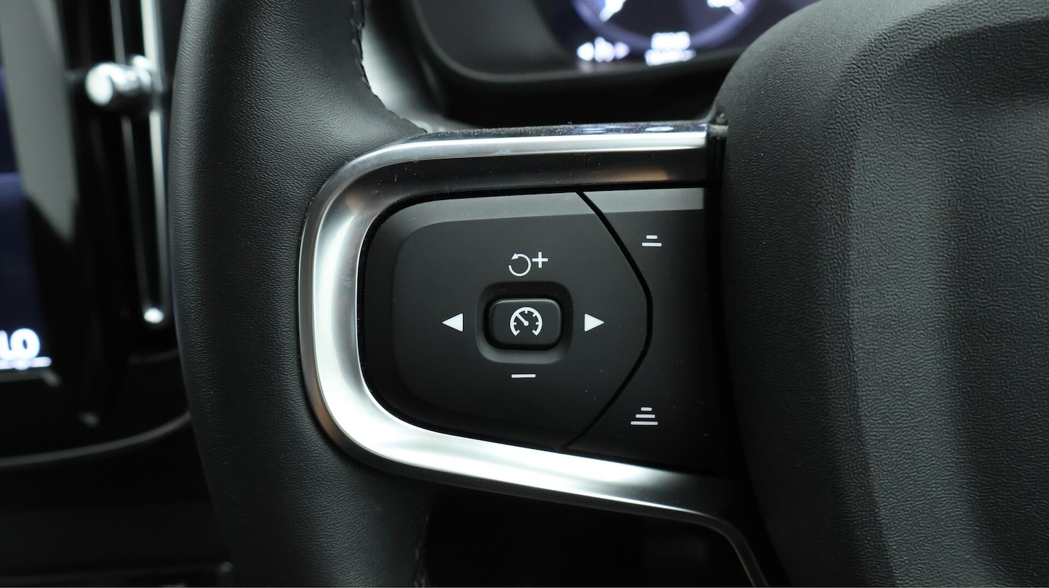 Used Volvo XC40 2021 for sale - 76596992: Photo 25