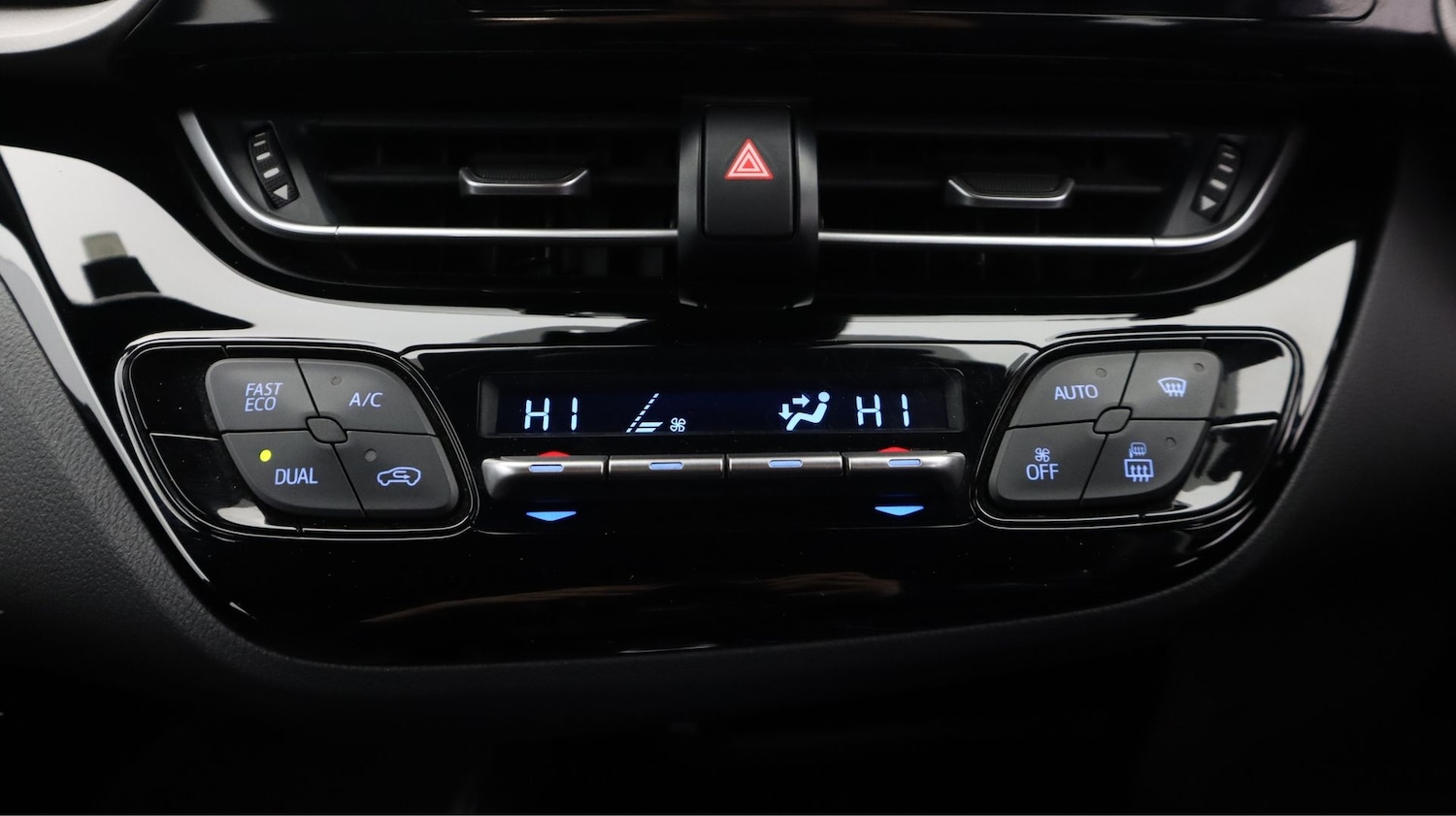 Used Toyota C-HR 2022 for sale - 77465519: Photo 12