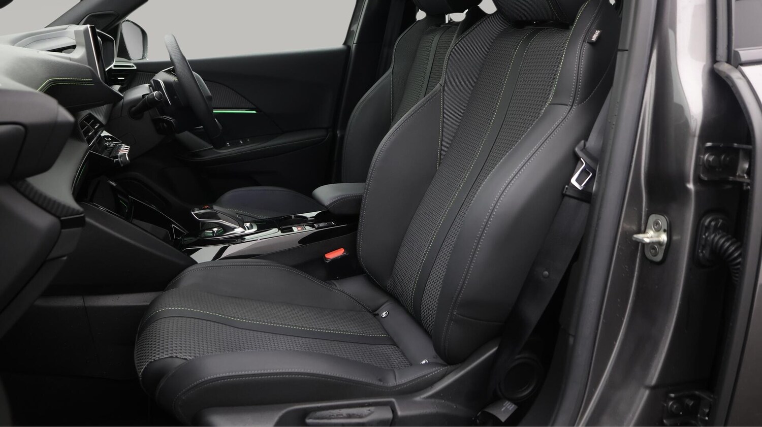 Used Peugeot 2008 2021 for sale - 76561914: Photo 15