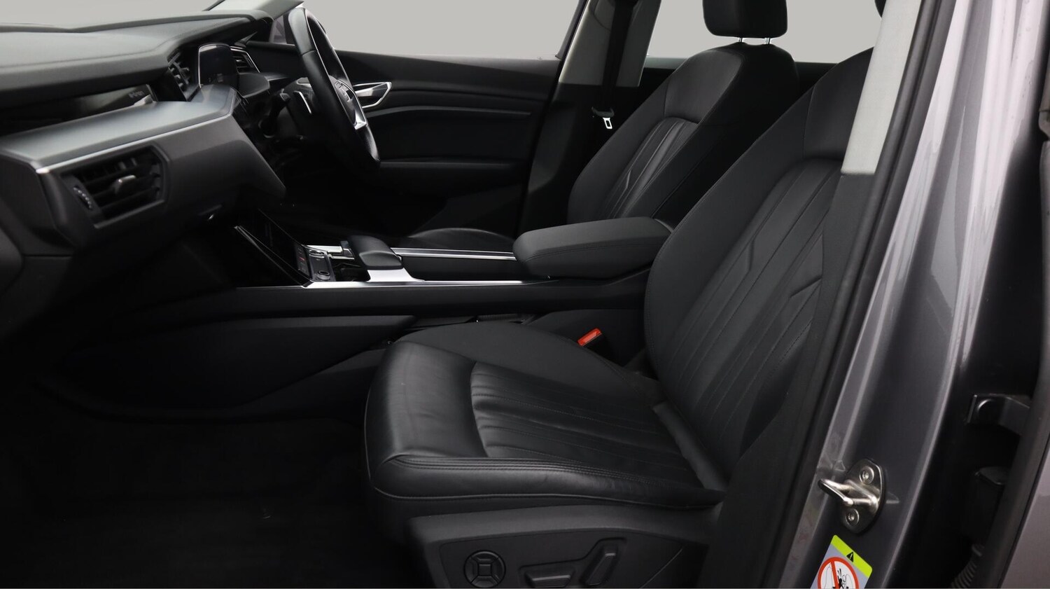 Used Audi e-tron 2021 for sale - 76633072: Photo 15