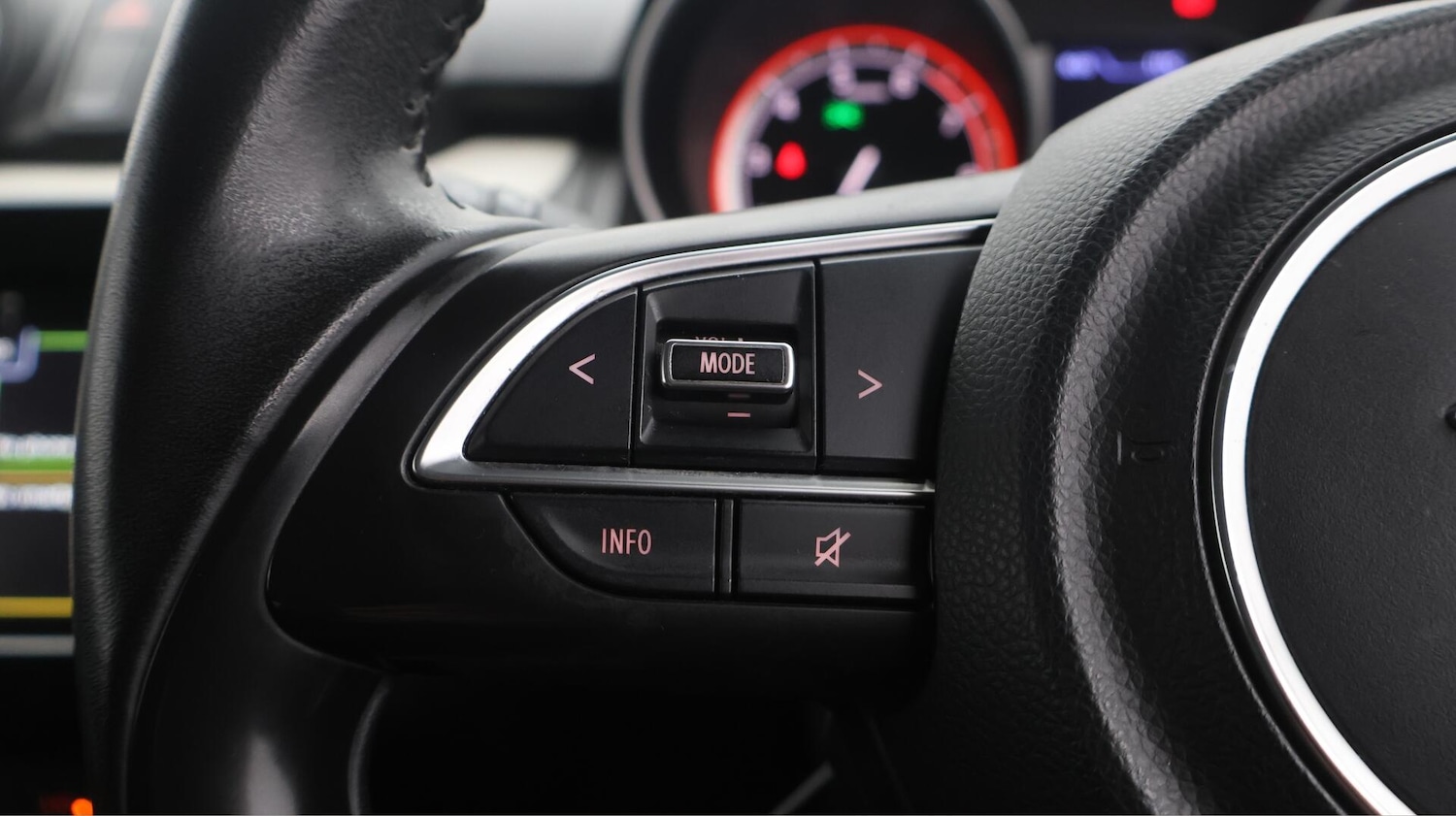 Used Suzuki Swift 2020 for sale - 76573103: Photo 25