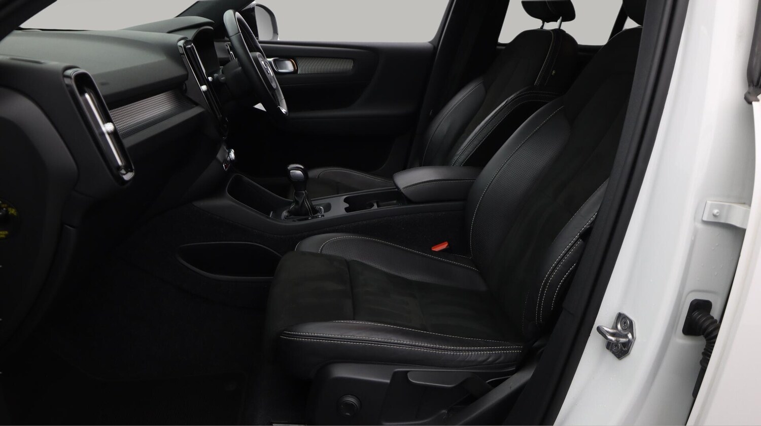 Used Volvo XC40 2020 for sale - 76550309: Photo 15