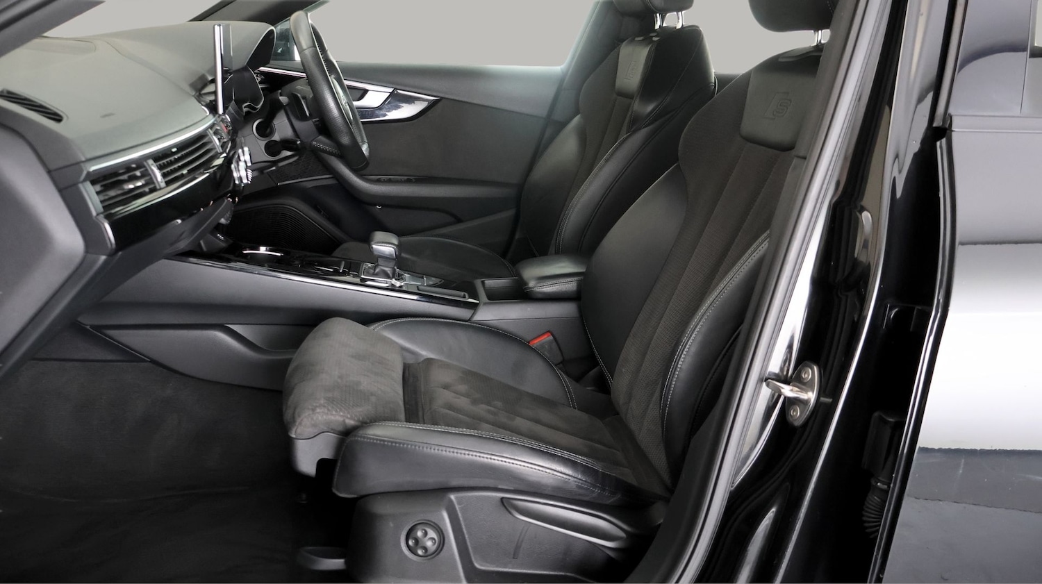 Used Audi A4 2020 for sale - 77639065: Photo 13