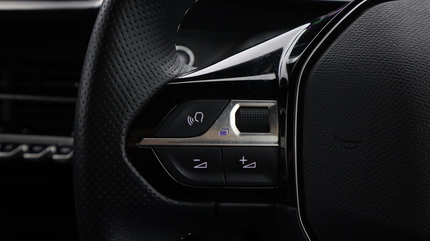 Used Peugeot E-2008 for sale - 77497696: Photo 23