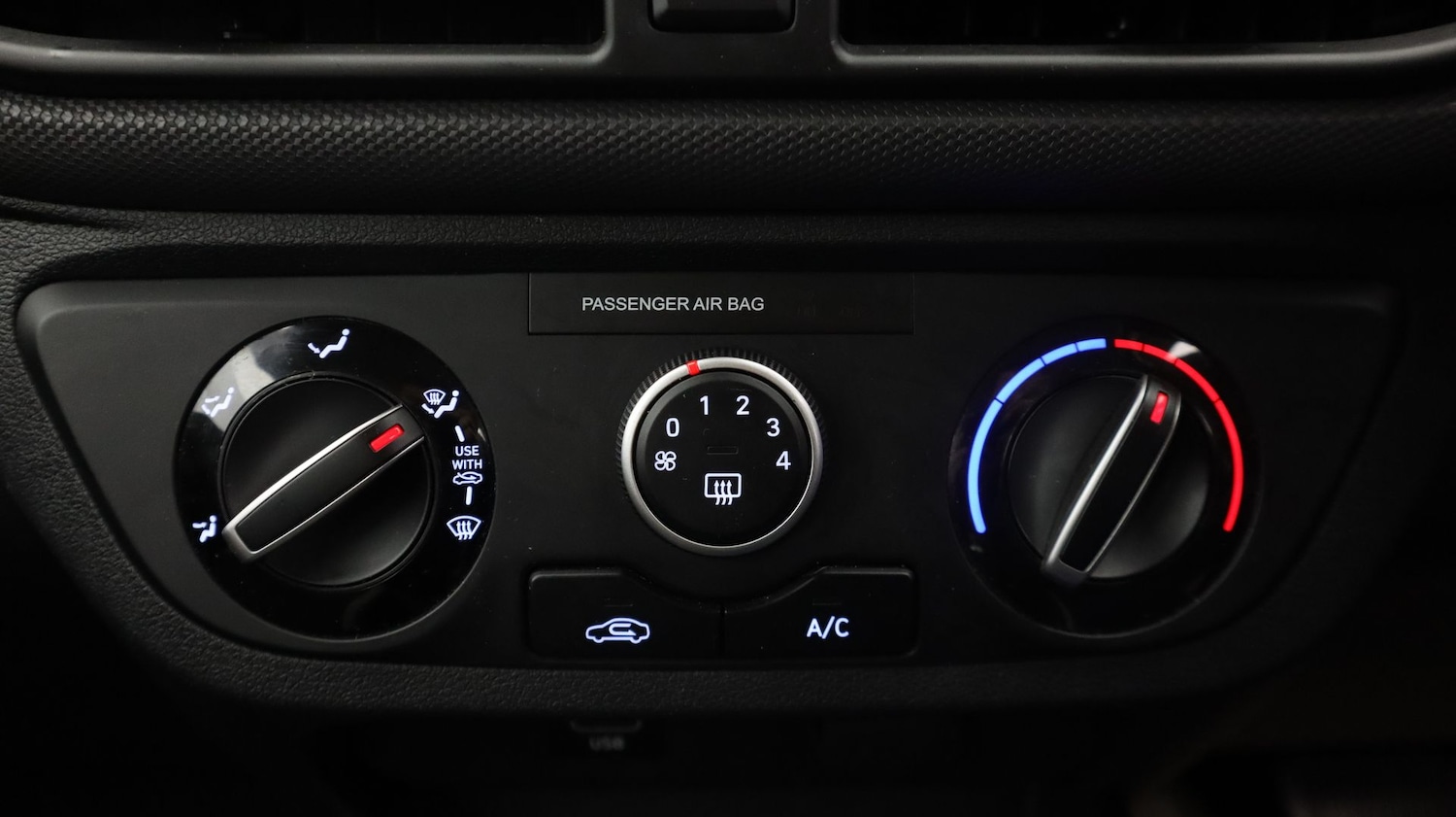 Used Hyundai i10 2023 for sale - 77764313: Photo 12