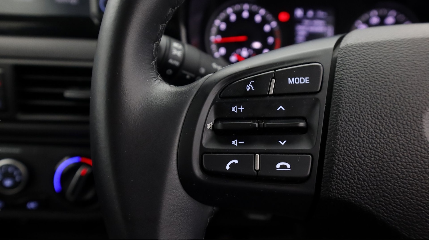 Used Hyundai i10 2023 for sale - 77764313: Photo 21