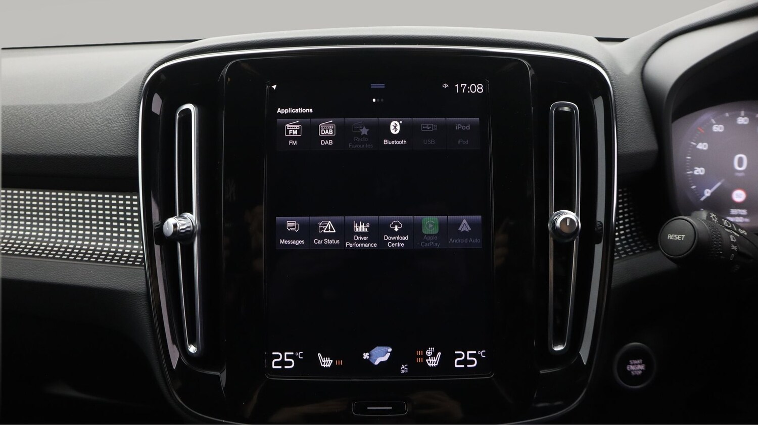 Used Volvo XC40 2021 for sale - 77689459: Photo 25