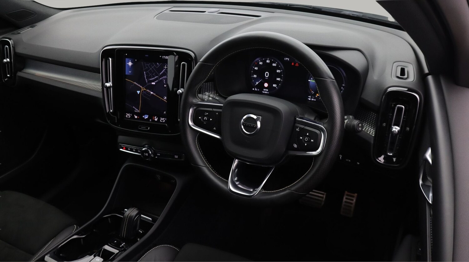 Used Volvo XC40 2021 for sale - 77689459: Photo 9