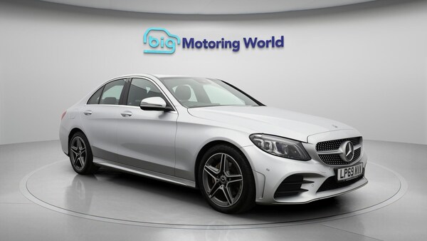 Used Mercedes-Benz C-Class 2019 for sale - 76200648: Photo 2